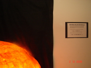 Imagem da Exposio sobre Astronomia representao do Sol em escala