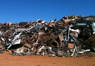 Imagem de um depsito  de vrios tipos de materiais reciclveis, tais como: ferro, plstico, alumnio, fios de cobre etc.
<br />
Palavras-chave: Alumnio.Ferro. Plstico. Sucata