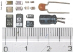 Um capacitor ou condensador  um componente muito utilizado em equipamentos e cuja funo  armazenar cargas eltricas.    <br /><br />  Palavras-chave: Capacitor, condensador, energia eltrica, eletricidade, carga eltrica, capacitncia, dieltrico.