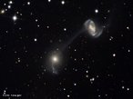 NGC 5216 é uma galáxia elíptica e NGC 5218 é uma galáxia espiral, ambas localizadas na direção da constelação de Ursa Maior. <br /><br />  Palavras-chave: Astronomia, movimento, gravitação universal, galáxia, hubble, NGC 5216, NGC 5218.