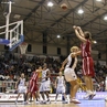 O basquete  um dos esportes mais praticados no mundo cujo lanamento da bola para marcao de pontos  equivalente ao lanamento de projteis normalmente estudado na fsica.	 